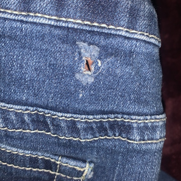 Shein Embroidery flared jeans - Picture 3 of 7